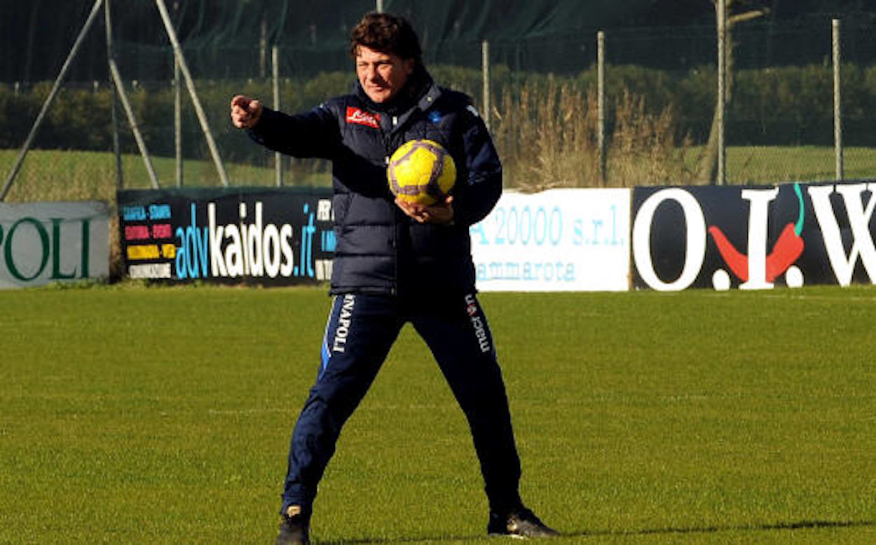 Mazzarri nuovo allenatore del Napoli, domani primo allenamento: con quali calciatori lavorerà