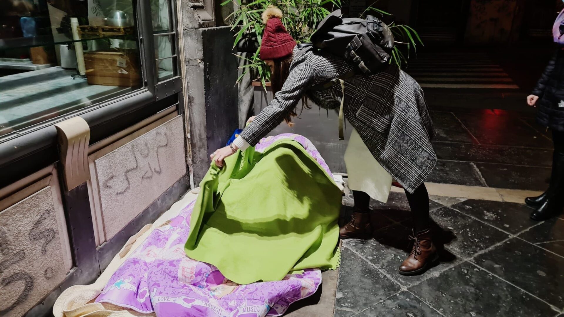 aperitivo solidale napoli spritz gratis