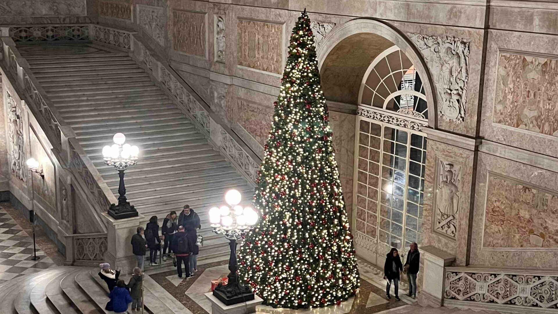 palazzo reale napoli eventi visite serali natale