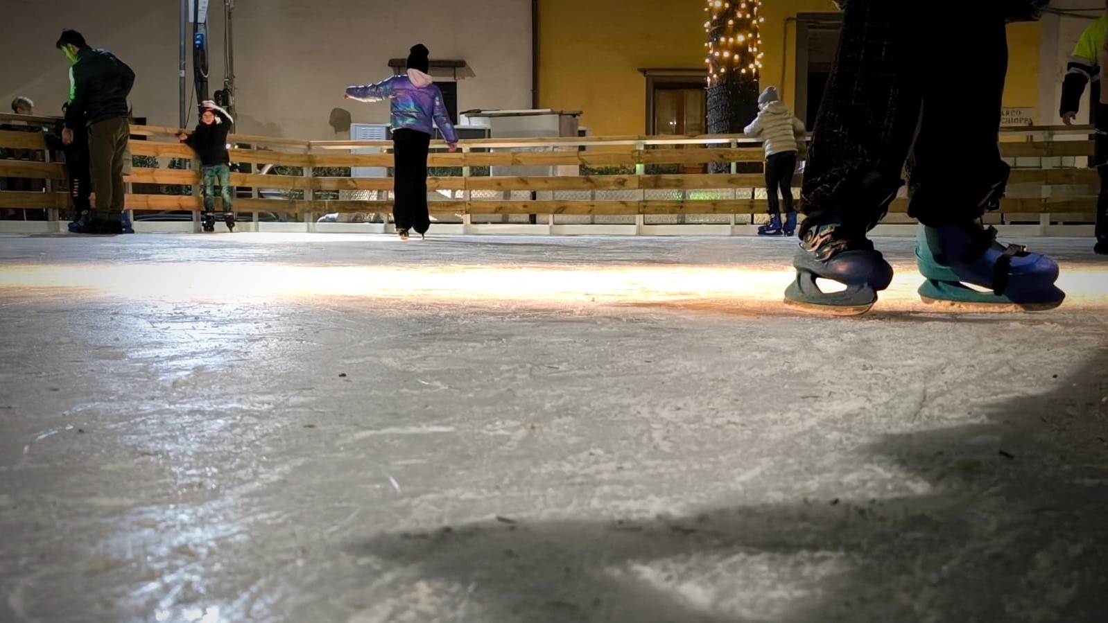 pista pattinaggio ghiaccio gratis vico equense