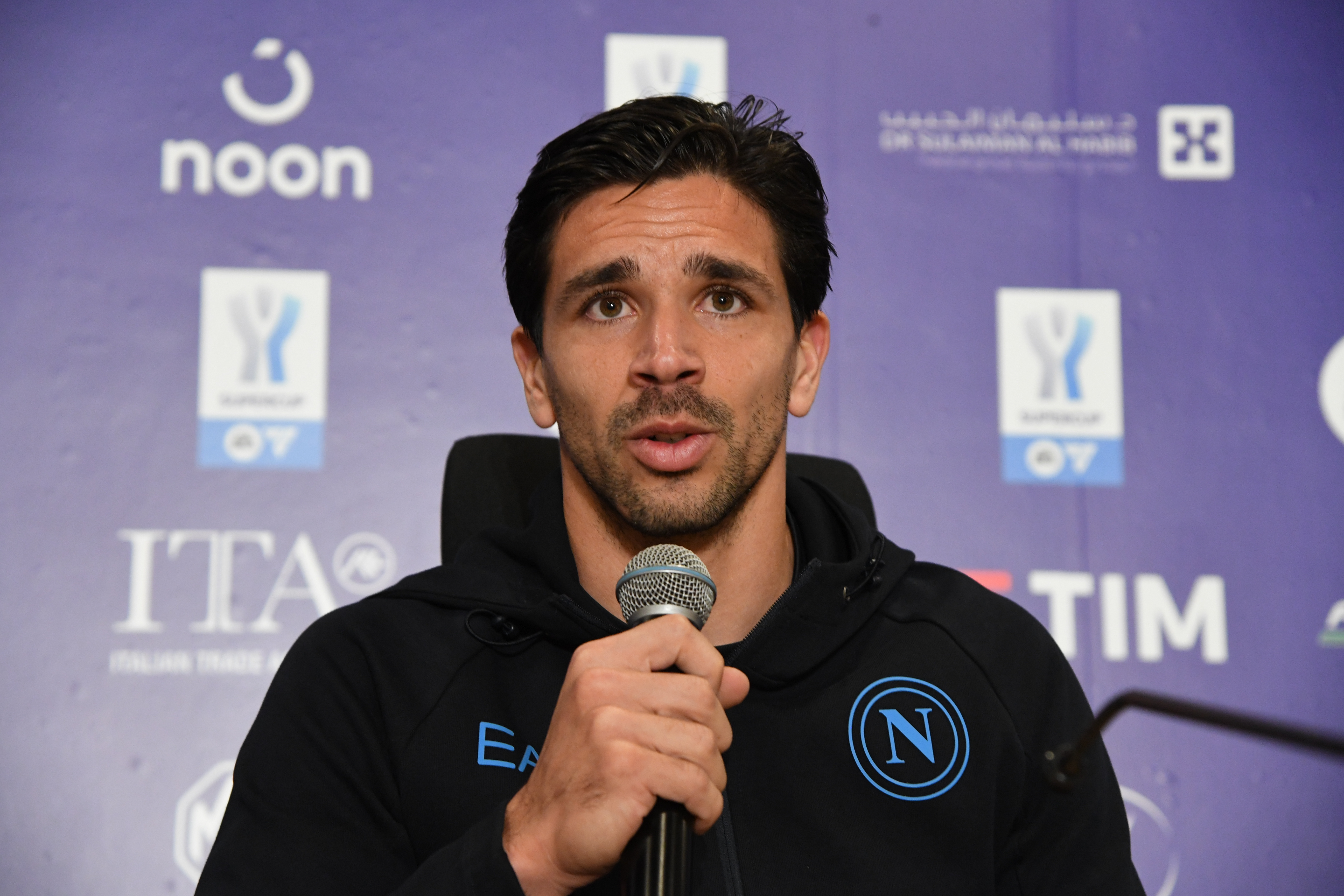 Vigilia di Napoli-Fiorentina, Simeone in conferenza stampa: "Siamo i campioni d'Italia, daremo il massimo"