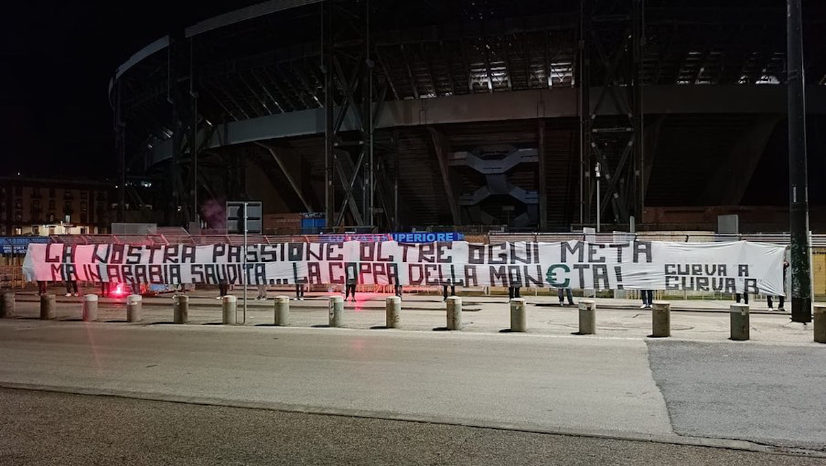 FOTO/ "Buona cammellata!": monta la protesta Ultras contro la Supercoppa in Arabia Saudita