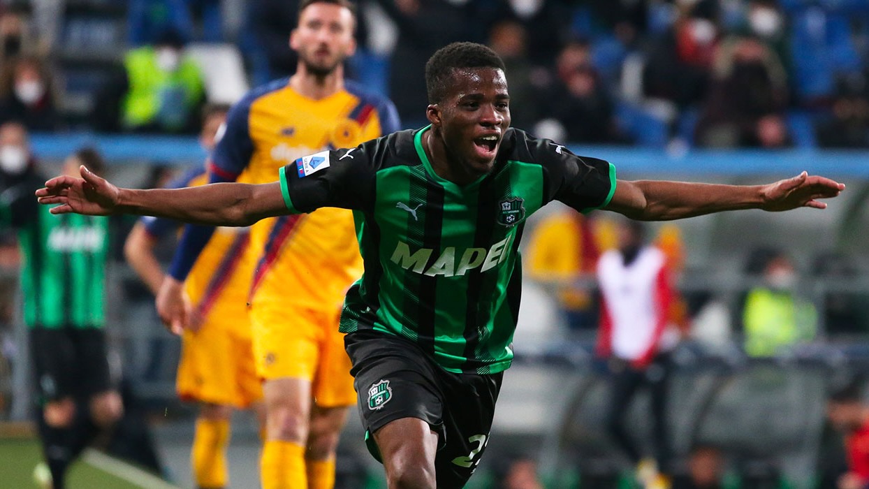 Tutto fatto per l'arrivo di Hamed Junior Traorè al Napoli: fissate per domani le visite mediche