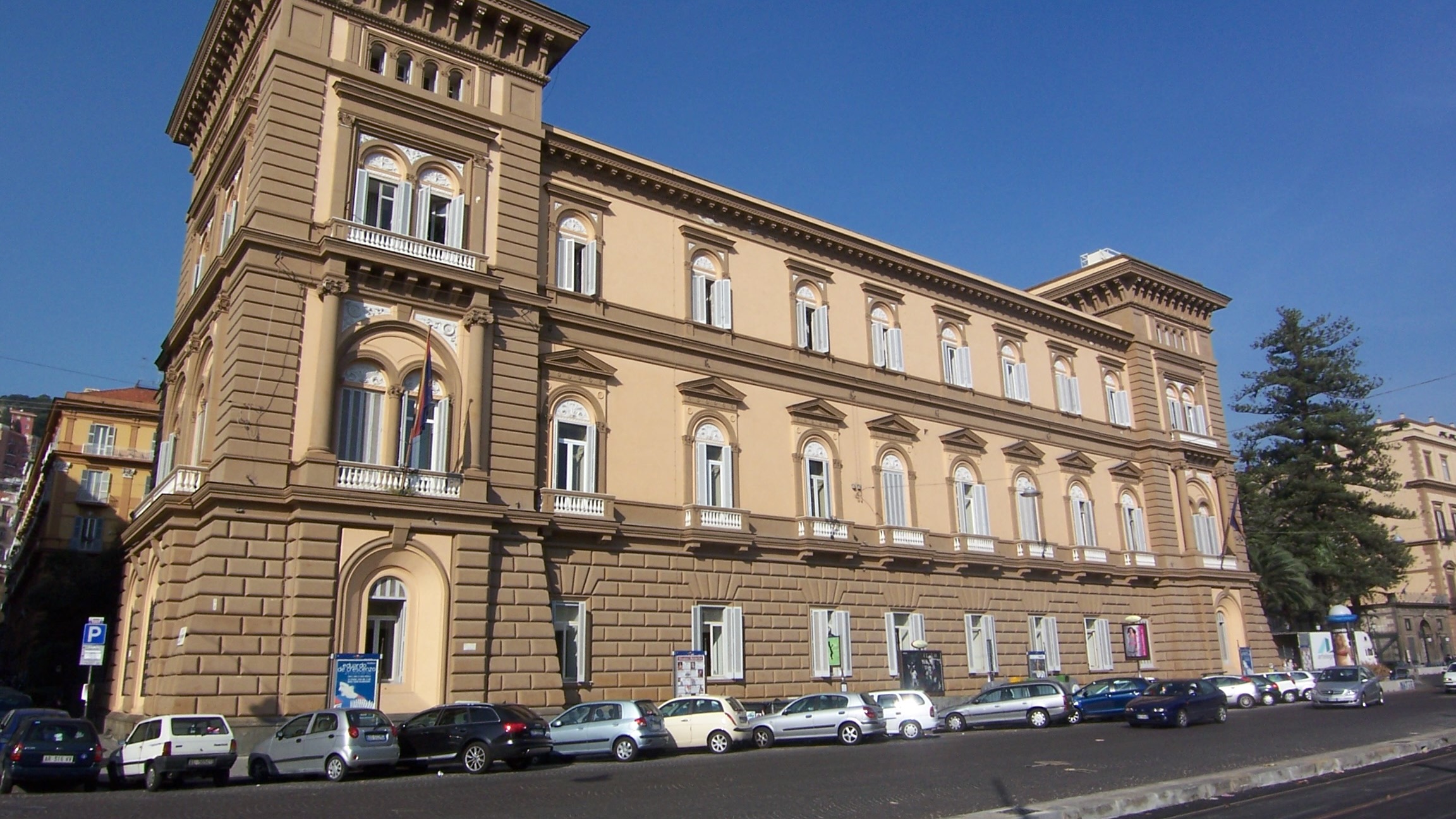Palazzo Caravita di Sirignano (1)