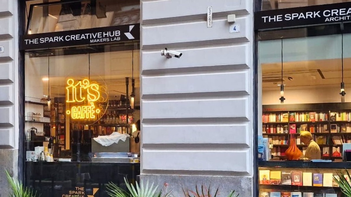 It's raddoppia: all'interno della libreria The Spark il suo caffè illuminato