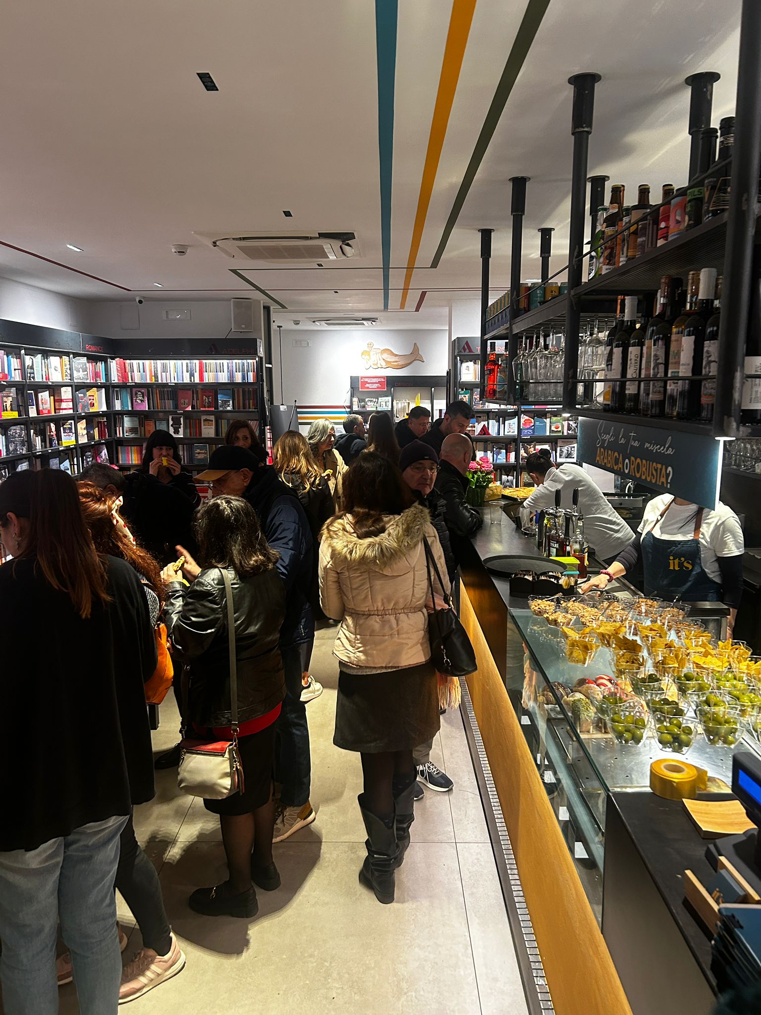 L'inaugurazione di It's Coffee bar all'interno della libreria The Spark