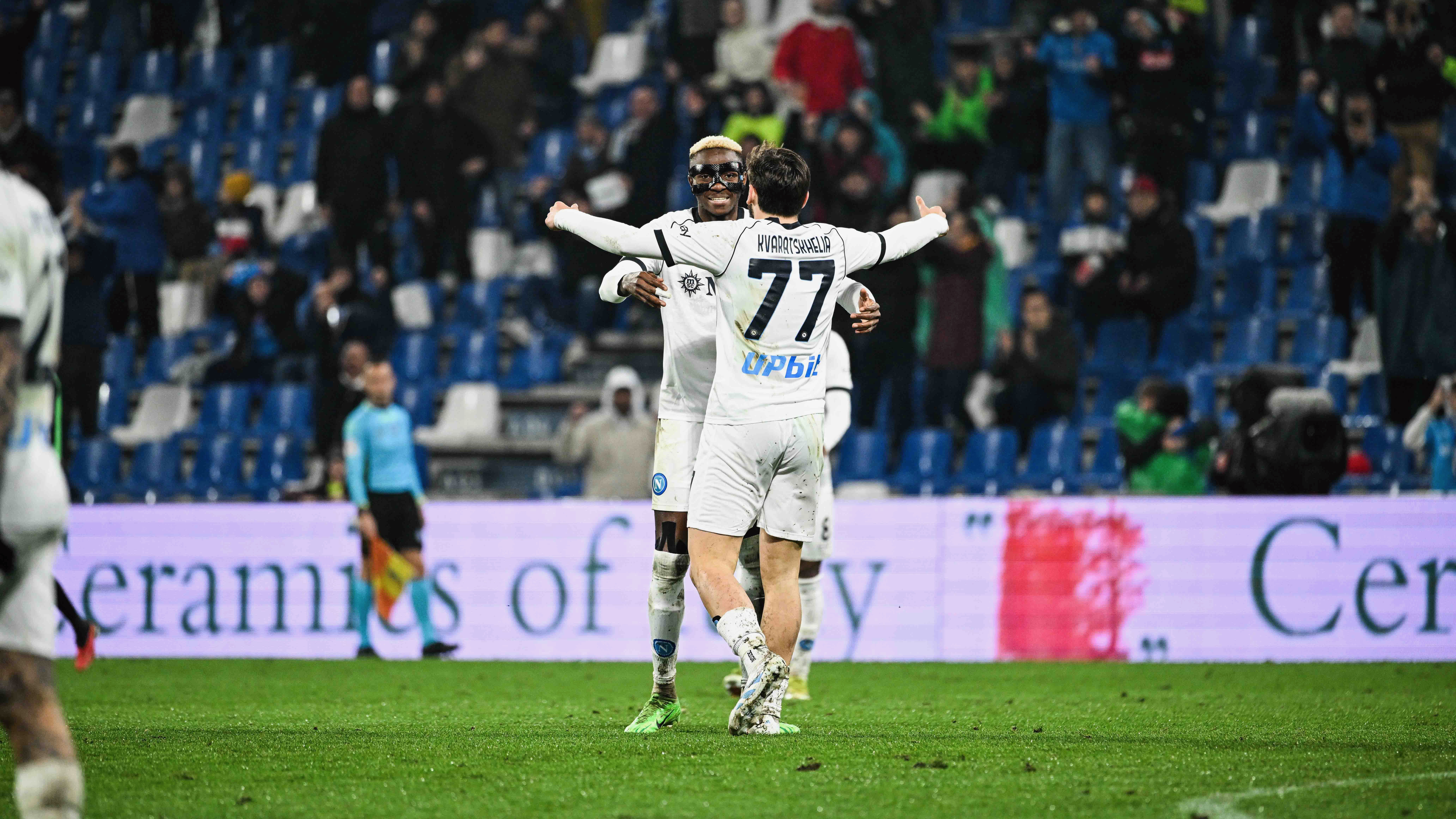 Sassuolo-Napoli 1-6, gli azzurri asfaltano i neroverdi e mandano un messaggio alla Juventus