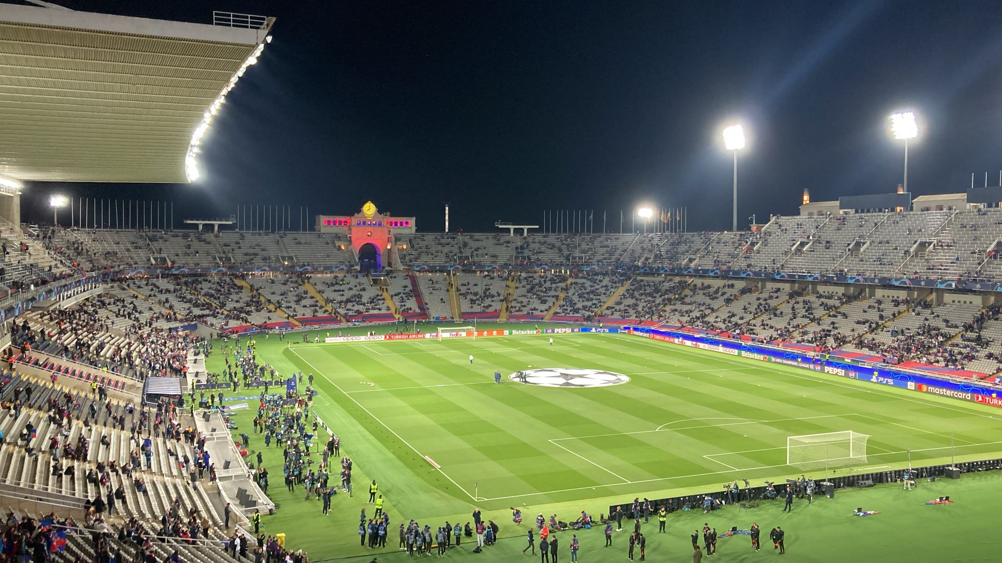 LIVE | Barcellona-Napoli 0-0, in diretta dallo stadio Olimpico di Montjuic