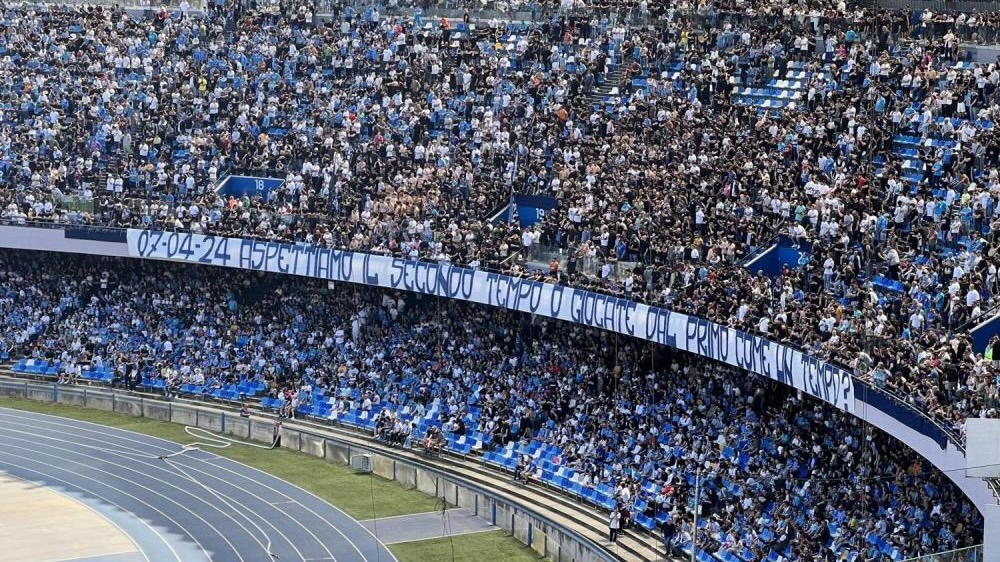 FOTO/ Continua la protesta Ultras contro squadra e società: "Aspettiamo il secondo tempo?"