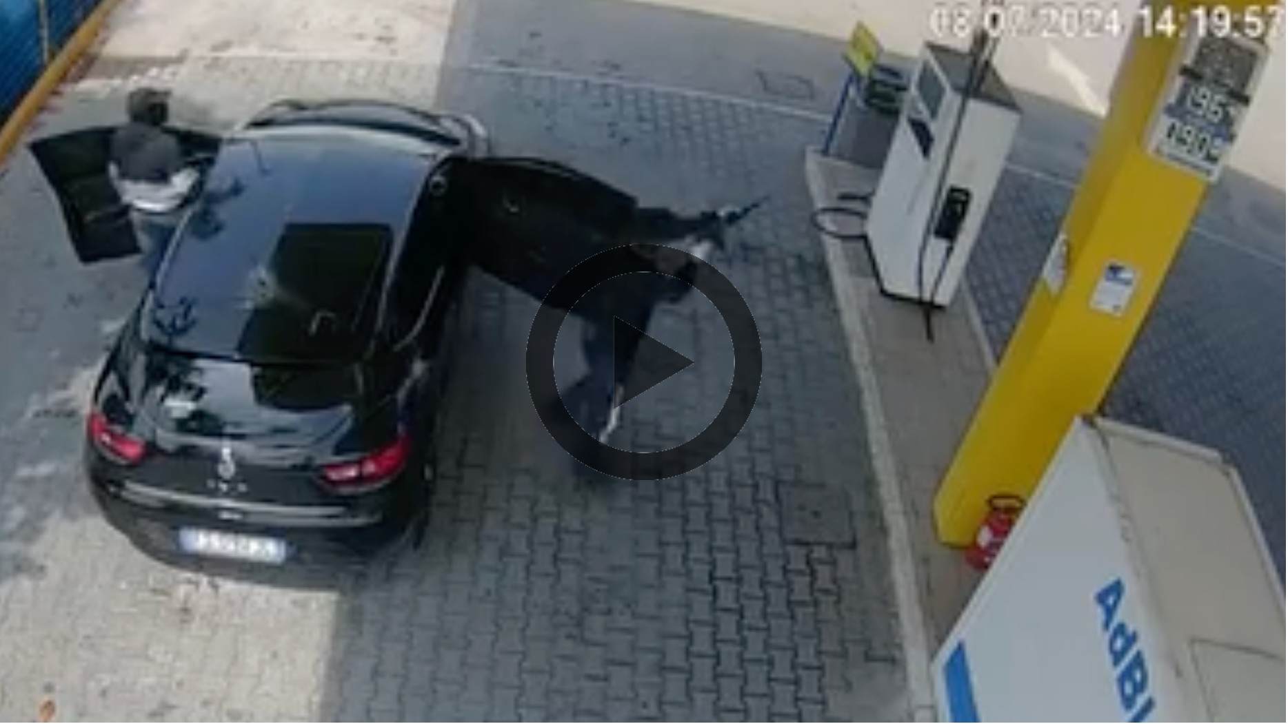 VIDEO/ Caivano, le inquietanti immagini della sparatoria al distributore di benzina