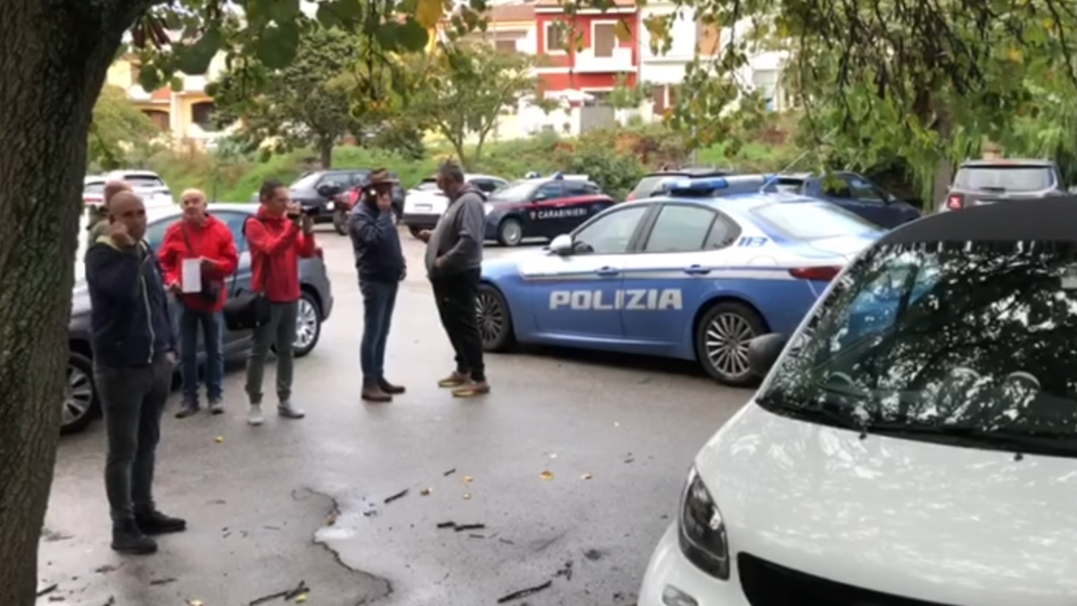 Strage a Nuoro, uccide moglie e due figli. La più grande scriveva: "Papà l'amore più grande"