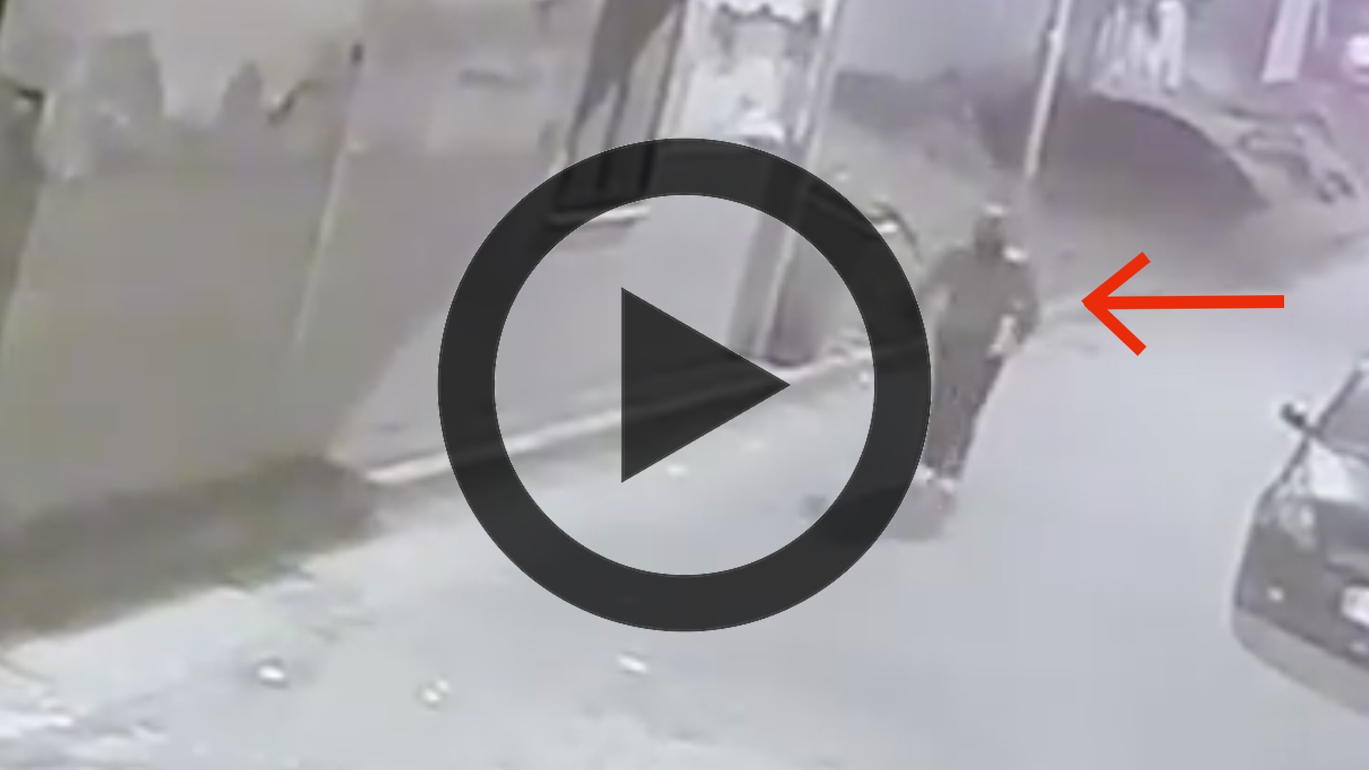 VIDEO/ Afragola, incendia l'auto di una donna: "Ho detto no alla storia con mia nipote"