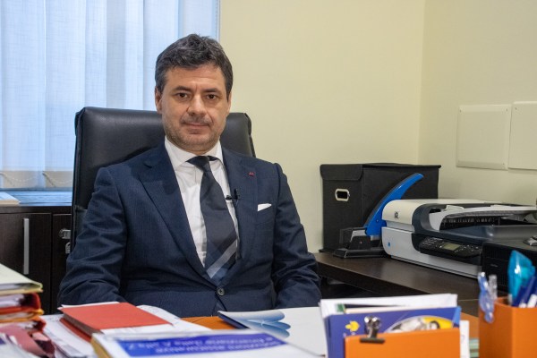 caiazza ufficio scrivania